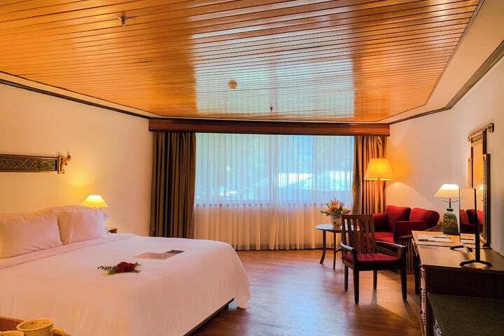 Room 9 of 43