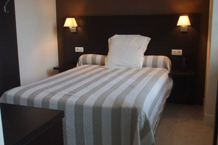 Room 2 of 36