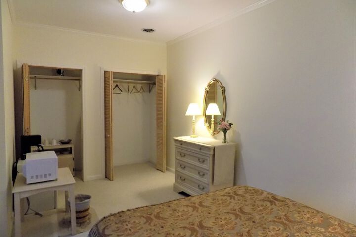 Room 10 of 73