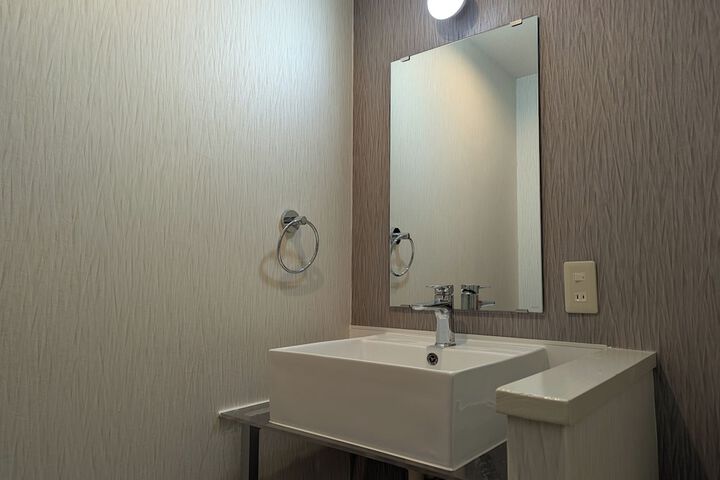 Room 16 of 58