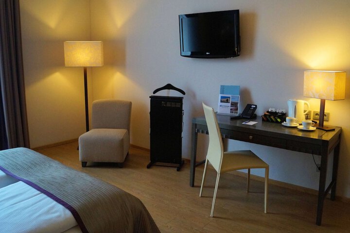Room 17 of 42
