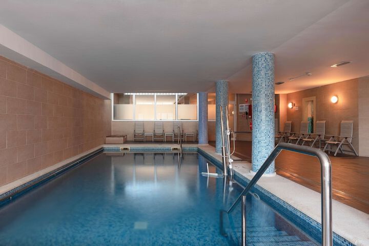Pools & Facilities