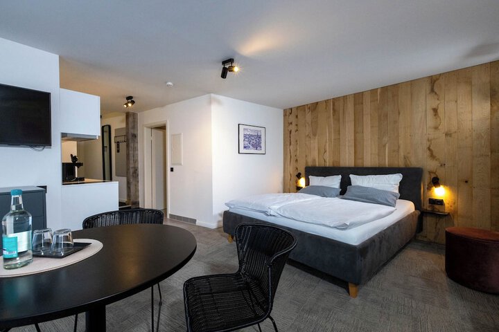 Room 43 of 87