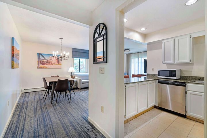 Suite 1 King Bed Second Floor Sofa Bed Kitchen Separate Living Area WiFi Full Breakfast (5 of 34)