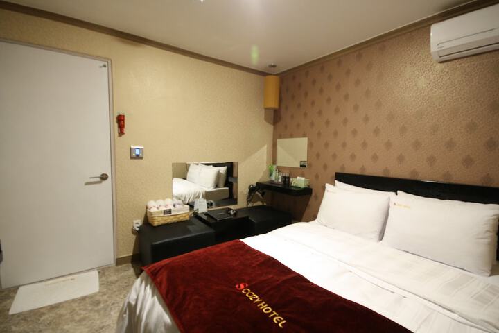 Room 62 of 82