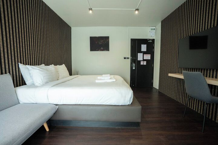 Room 17 of 96