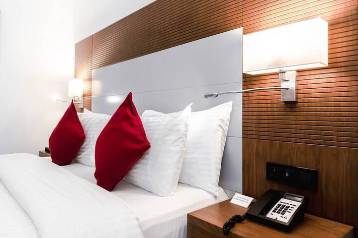 Room 43 of 82
