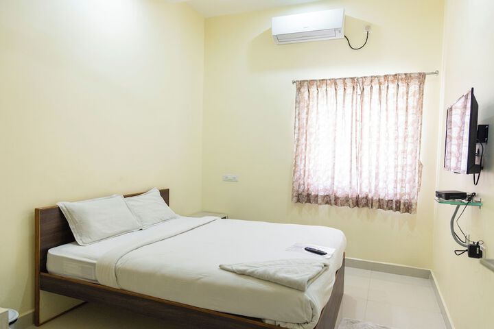Room 2 of 6