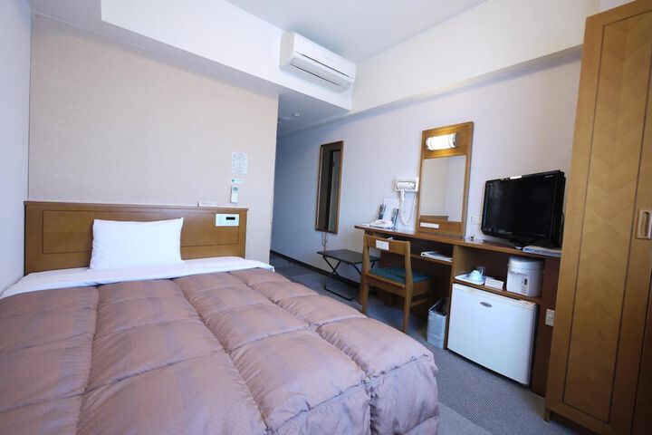 Room 8 of 36