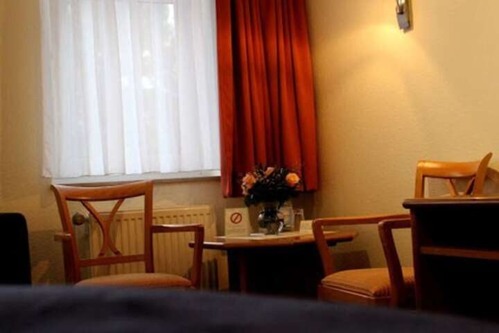 Room 12 of 36