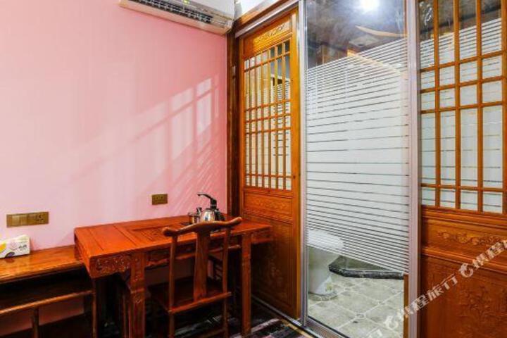 Jinglan·Hua Xi Yi Pin Hotel
