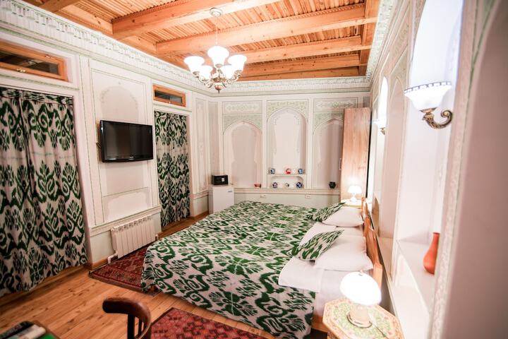 Room 40 of 83