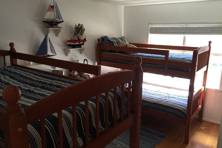 Room 4 of 15
