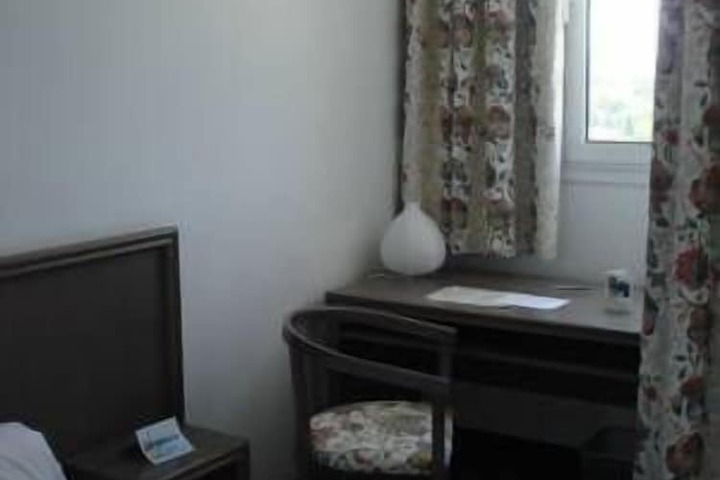Room 4 of 19