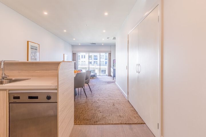 Room 51 of 74