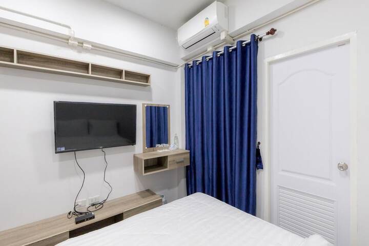 Room 10 of 34