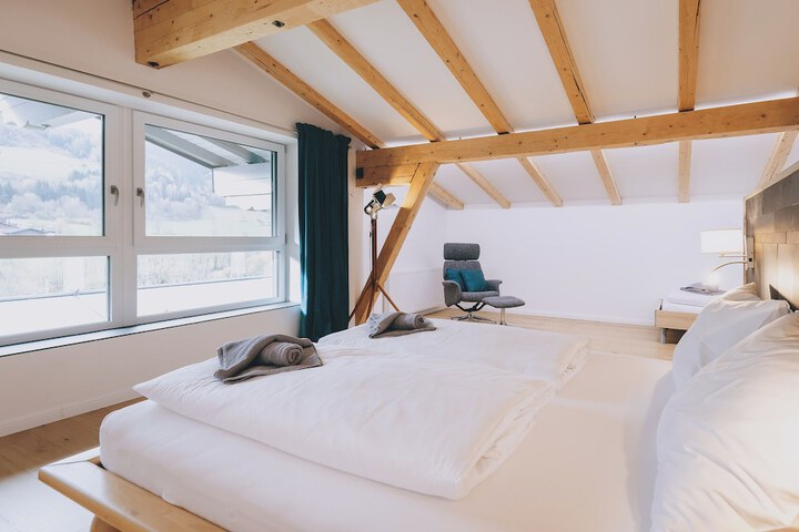 Room 8 of 43