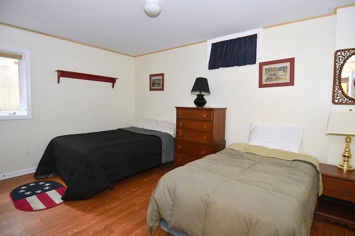 Room 9 of 38
