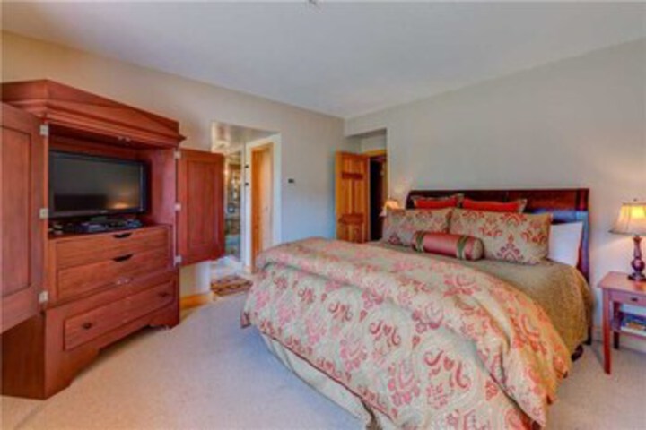 Room 54 of 59