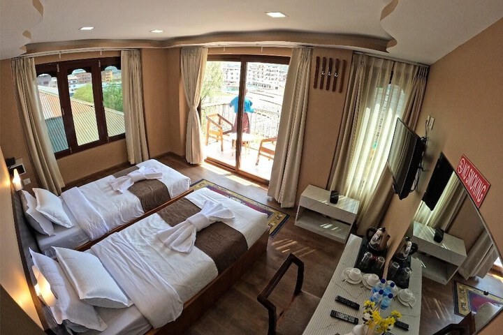 Room 3 of 9