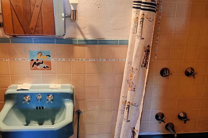 Room 14 of 26