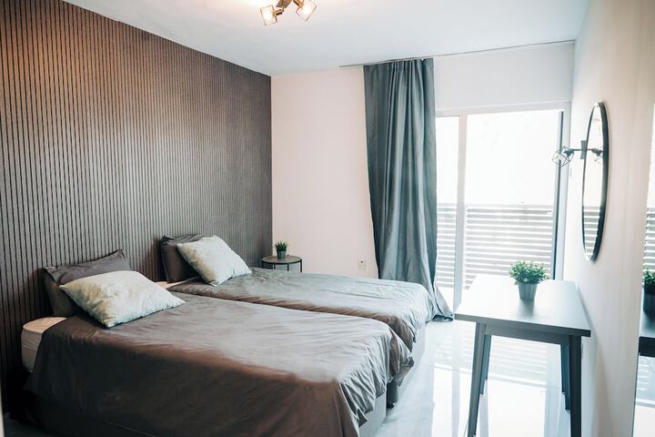 Room 4 of 11