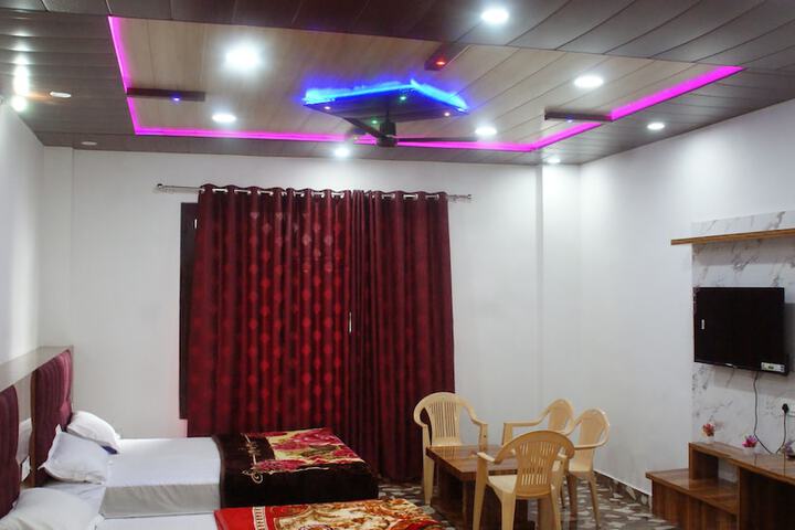 Room 2 of 17