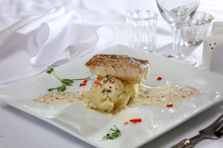 Dining 42 of 92