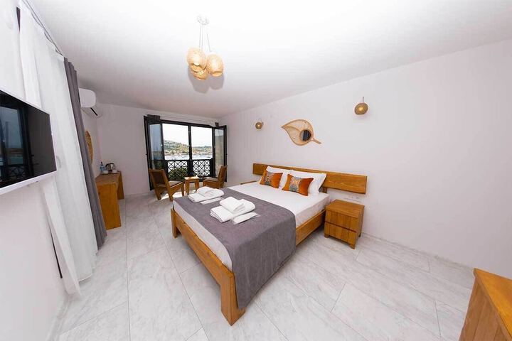 Room 3 of 17