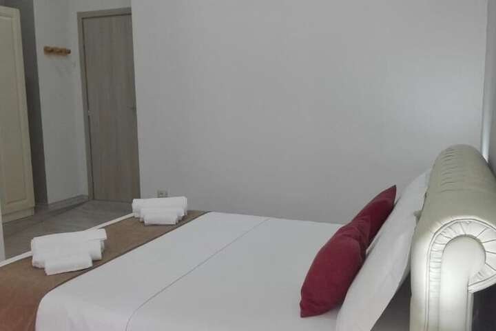 Room 16 of 46