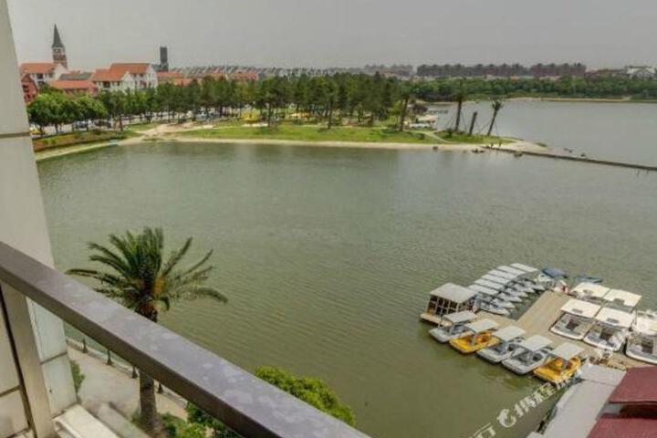 Lake Malaren International Convention Center Hotel