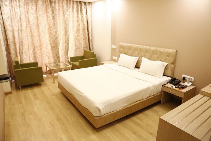 Room 6 of 42