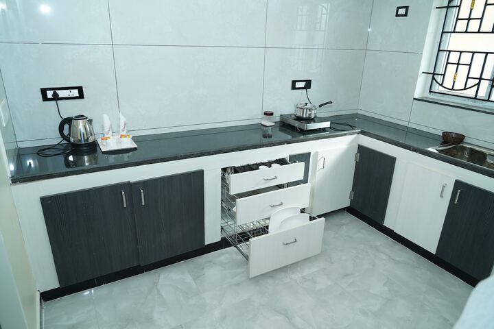 Room 12 of 73