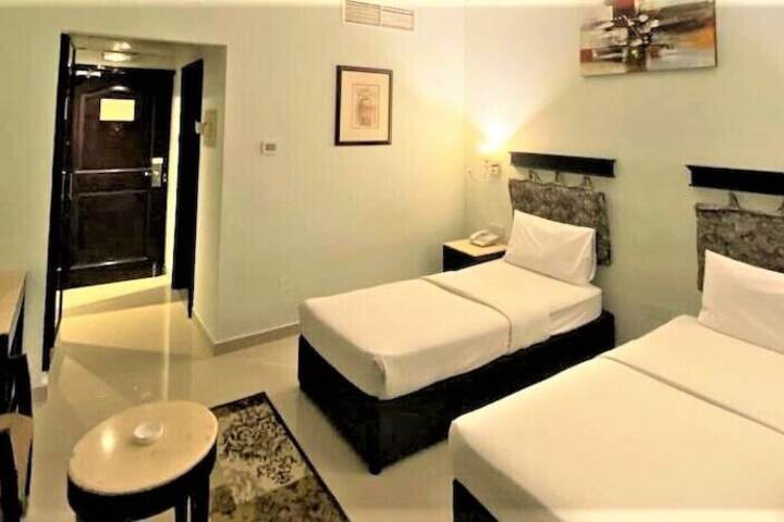 Room 14 of 39