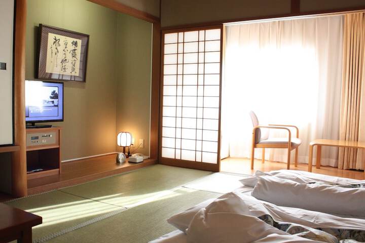 Room 7 of 38