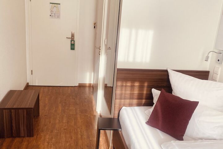 Room 30 of 47