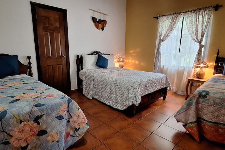 Room 4 of 23