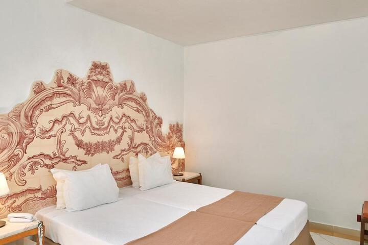 Room 14 of 75