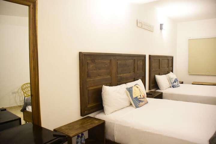 Room 28 of 72