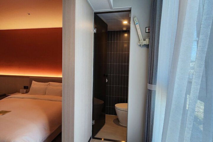 Room 146 of 219