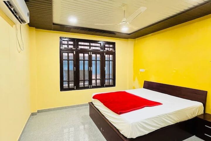 Room 3 of 12
