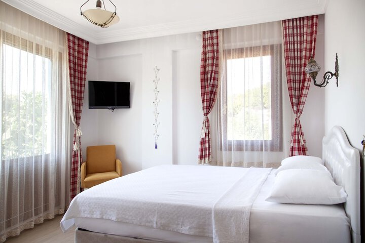 Room 5 of 52