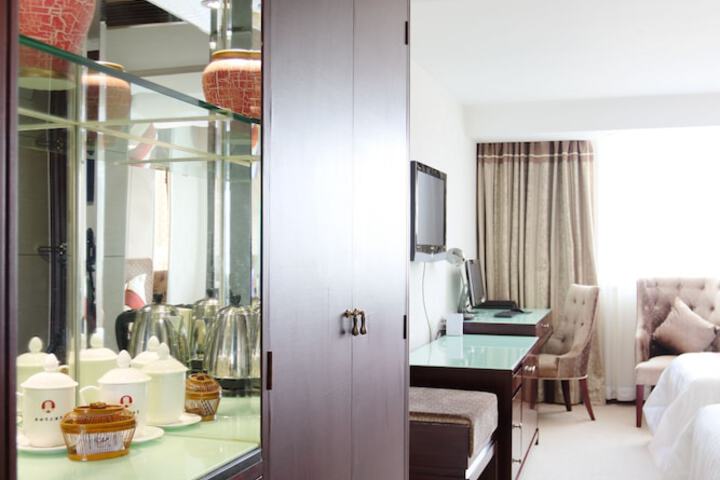 Room 17 of 35