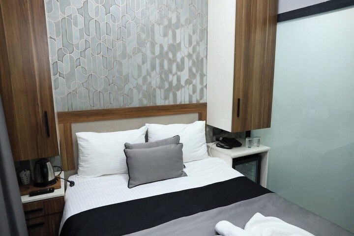 Room 2 of 14