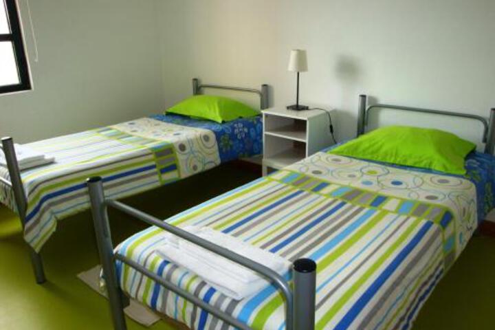 Room 6 of 28