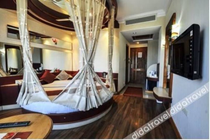 Hotel Interior 18 of 48