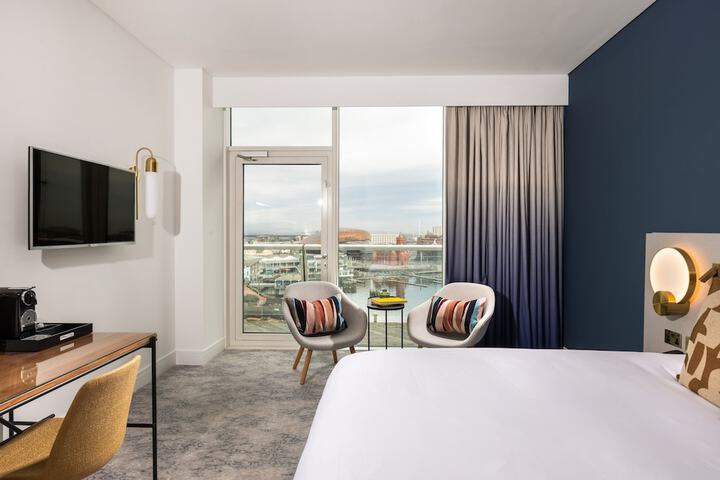 Room 34 of 135