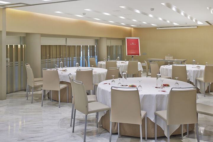 Ballroom/Hall 87 of 108