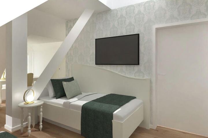 Room 6 of 38