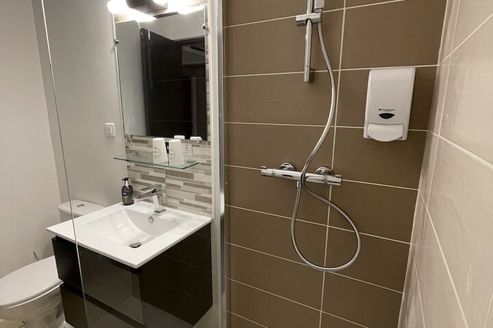 Room 12 of 17